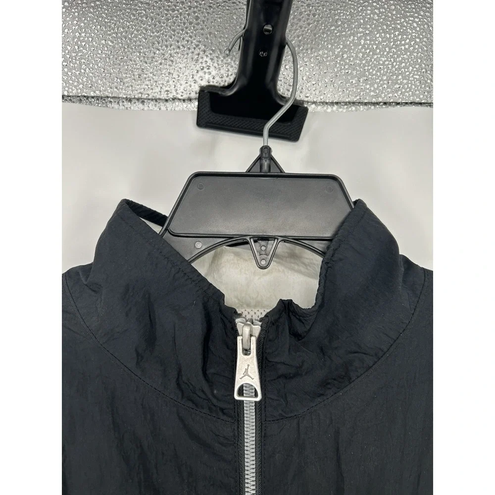 Air Jordan Essentials Windbreaker Track Warm Up Jacket Mesh Lined DV7624-010 Med